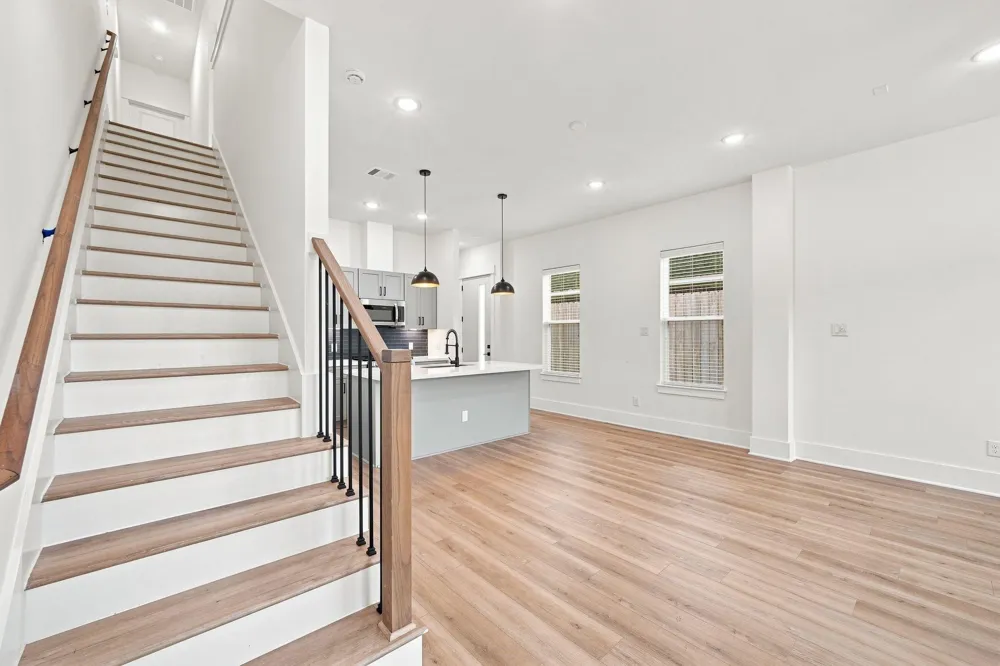 3542 Amos Street #F Houston, TX 77021