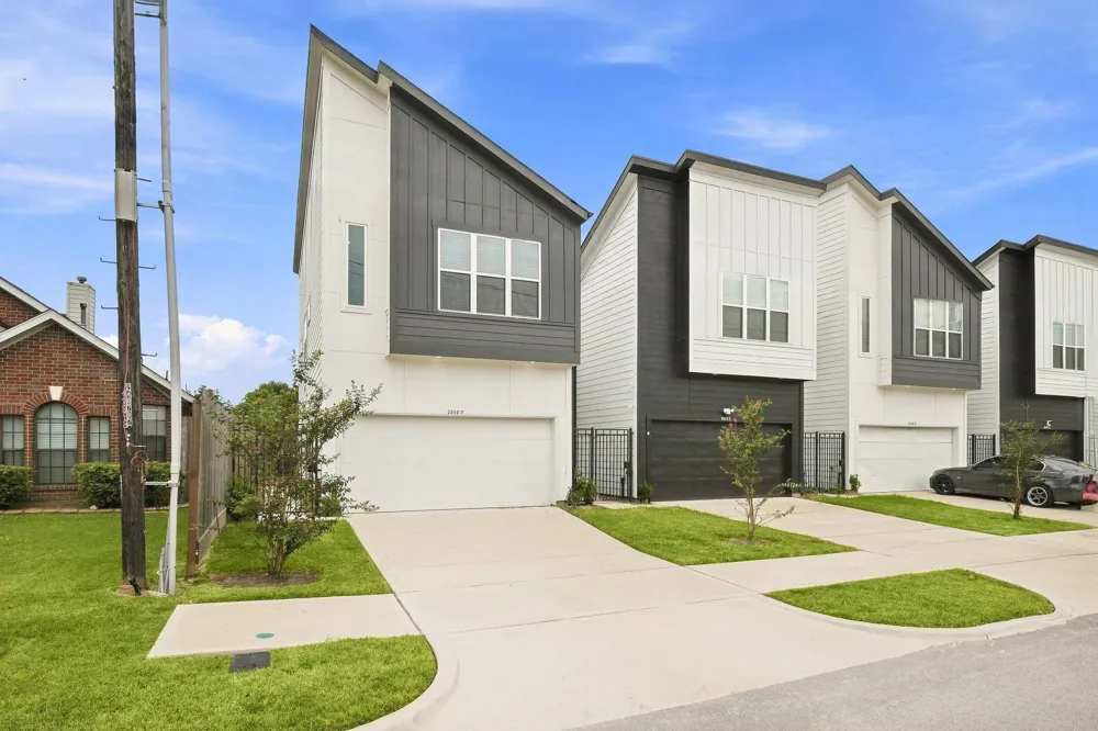 3542 Amos Street #F Houston, TX 77021