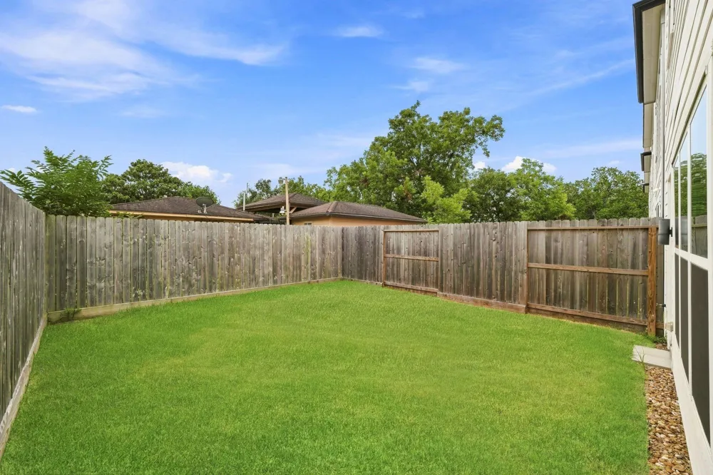 3542 Amos Street #F Houston, TX 77021