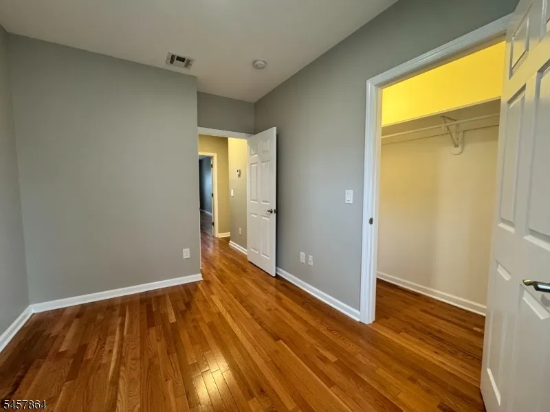 968 Dehart Pl Elizabeth City, NJ 07202
