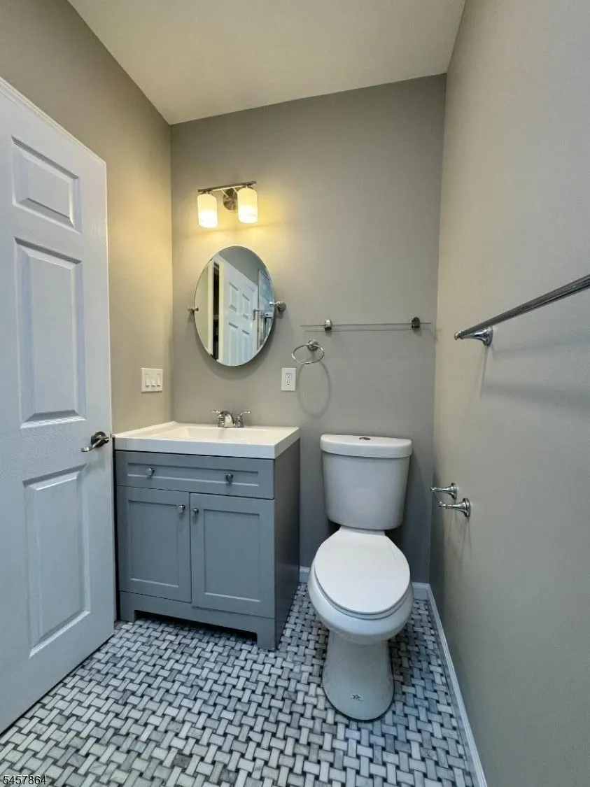 968 Dehart Pl Elizabeth City, NJ 07202