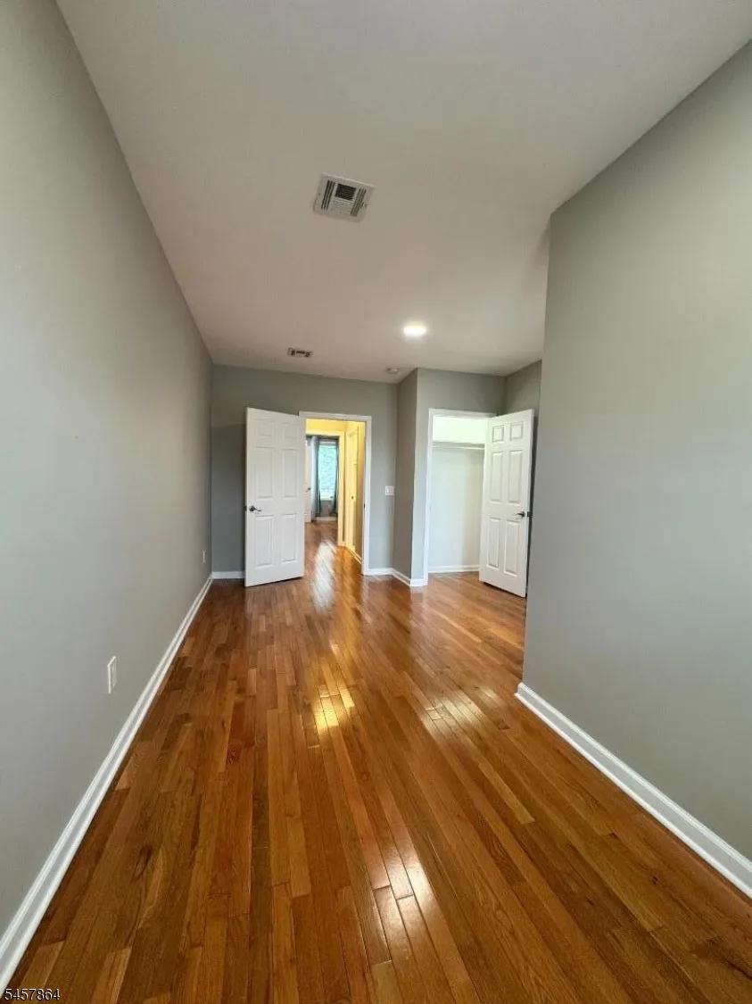 968 Dehart Pl Elizabeth City, NJ 07202