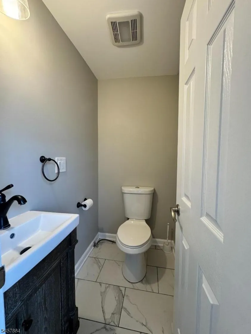 968 Dehart Pl Elizabeth City, NJ 07202