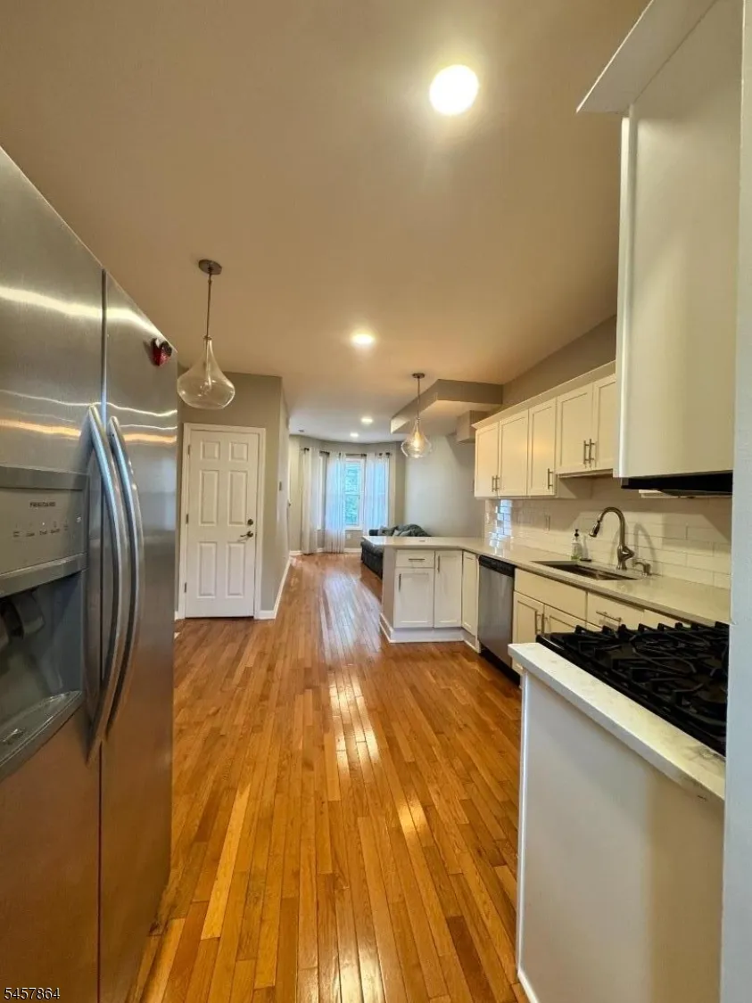 968 Dehart Pl Elizabeth City, NJ 07202