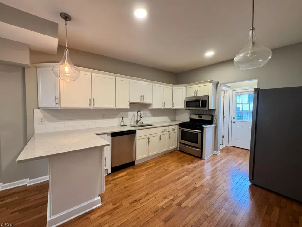 968 Dehart Pl Elizabeth City, NJ 07202