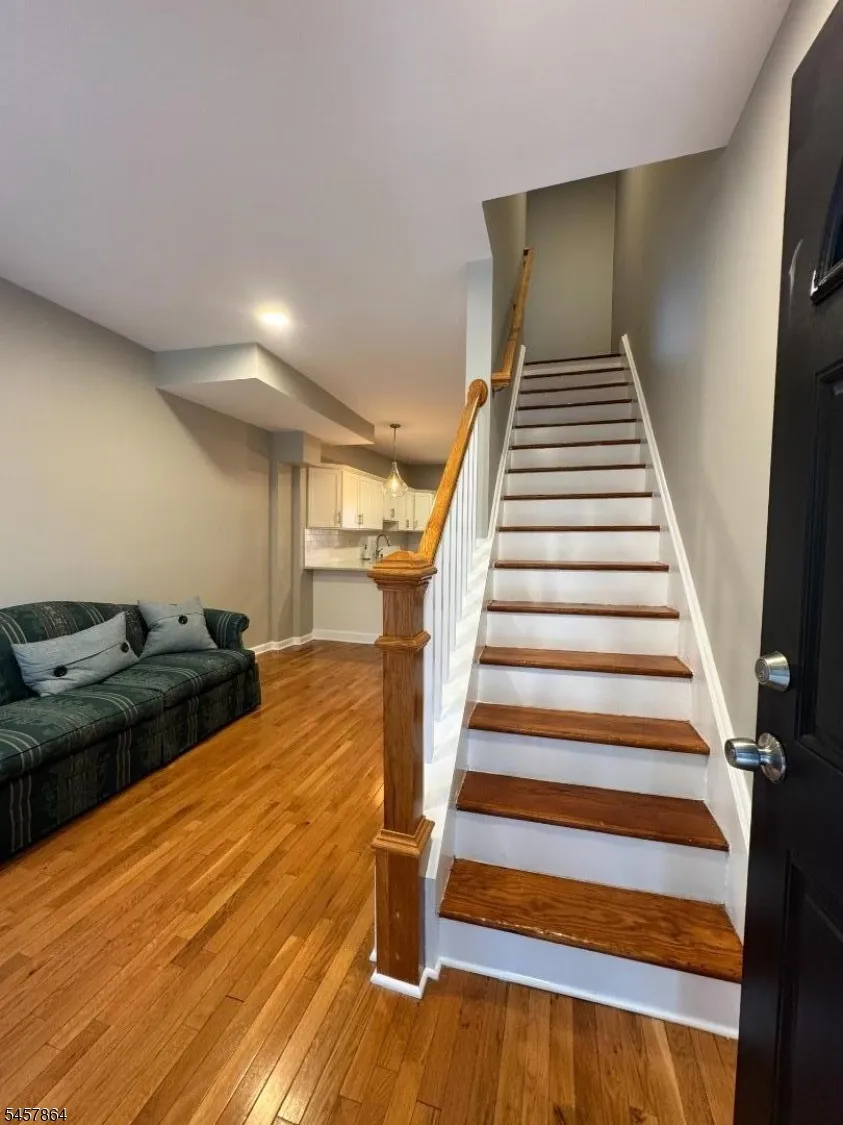 968 Dehart Pl Elizabeth City, NJ 07202