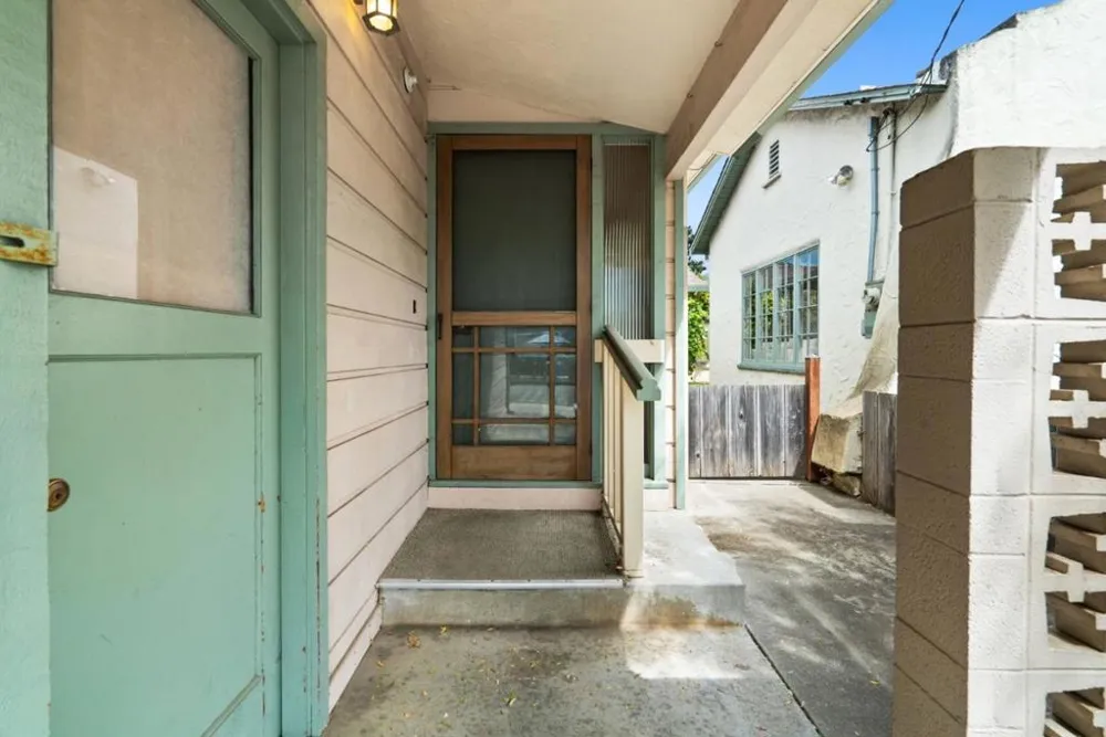 4855 Crystal Street Capitola, CA 95010