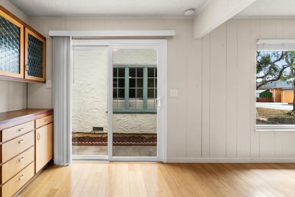 4855 Crystal Street Capitola, CA 95010