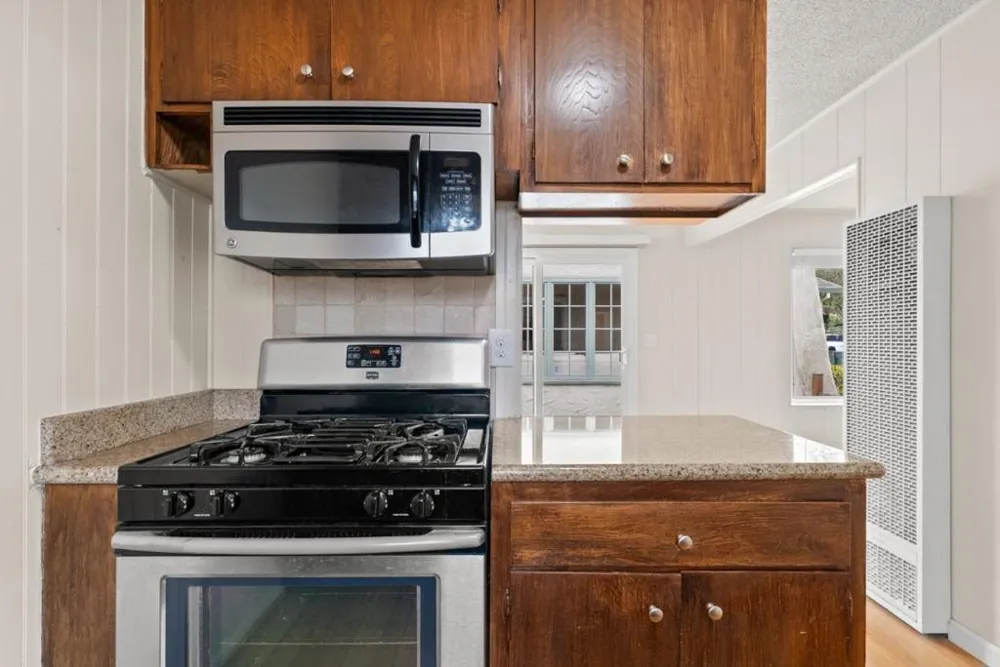 4855 Crystal Street Capitola, CA 95010