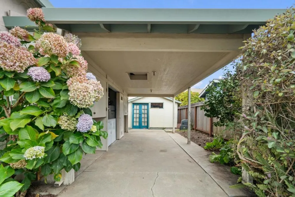 4855 Crystal Street Capitola, CA 95010