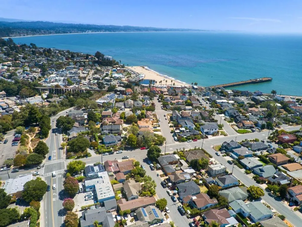 4855 Crystal Street Capitola, CA 95010