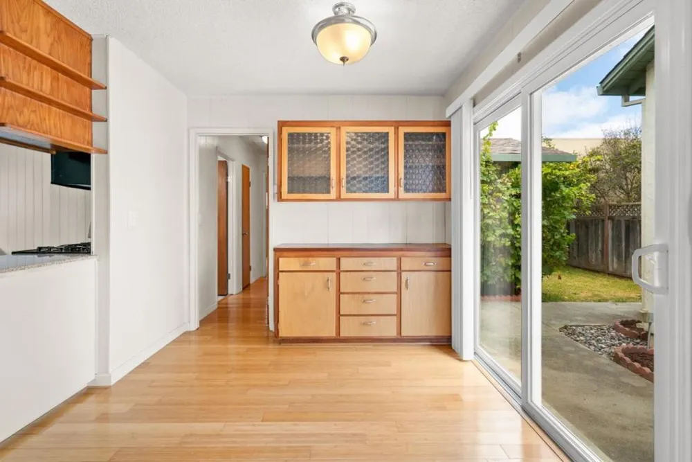4855 Crystal Street Capitola, CA 95010