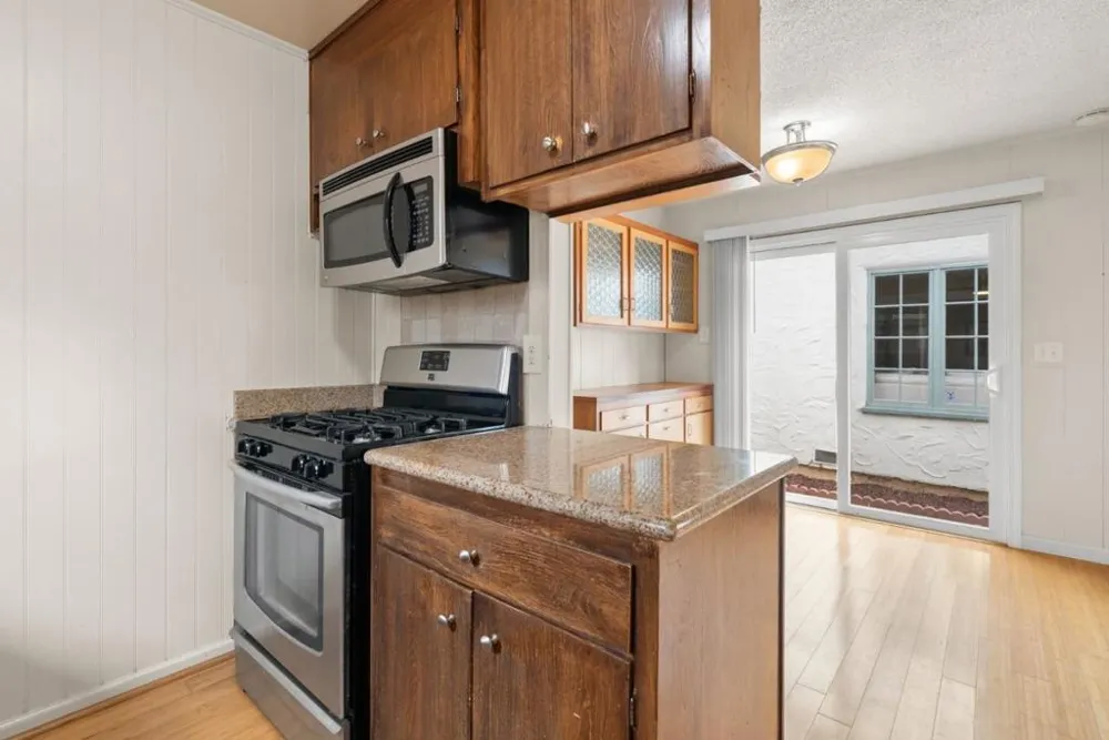 4855 Crystal Street Capitola, CA 95010