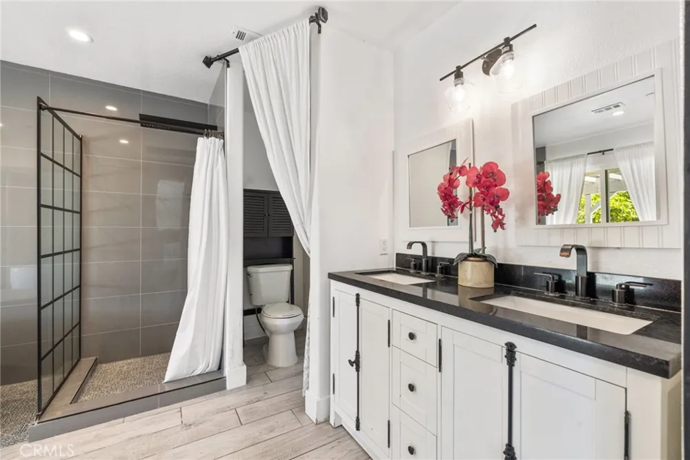 1479 E Francis Street Palm Springs, CA 92262