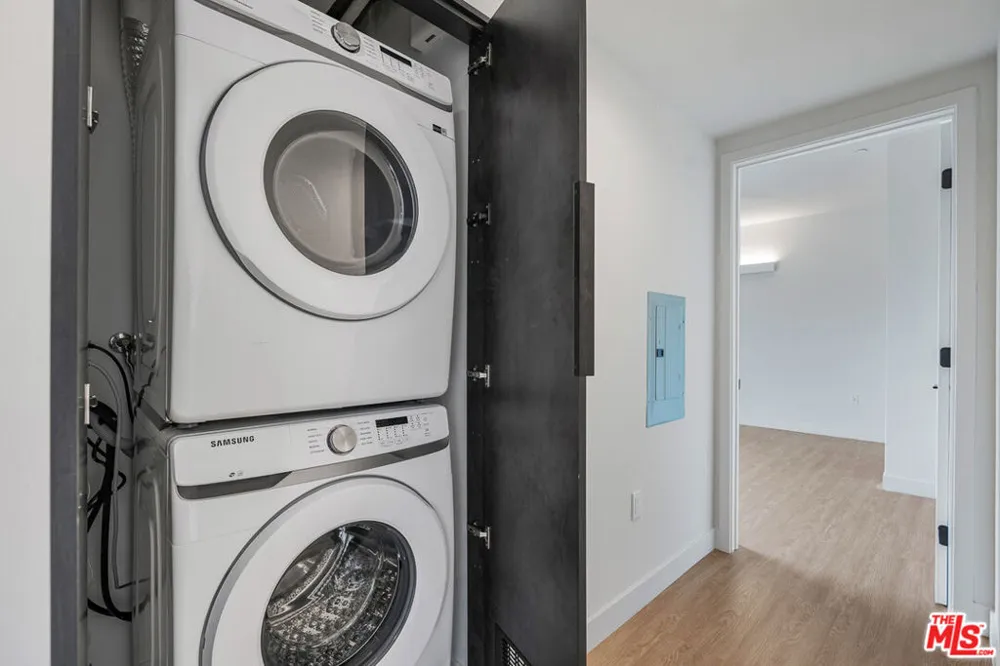 3688 Overland Avenue #521 Los Angeles, CA 90034