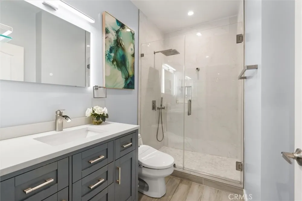 11225 Peach Grove #203 North Hollywood, CA 91601