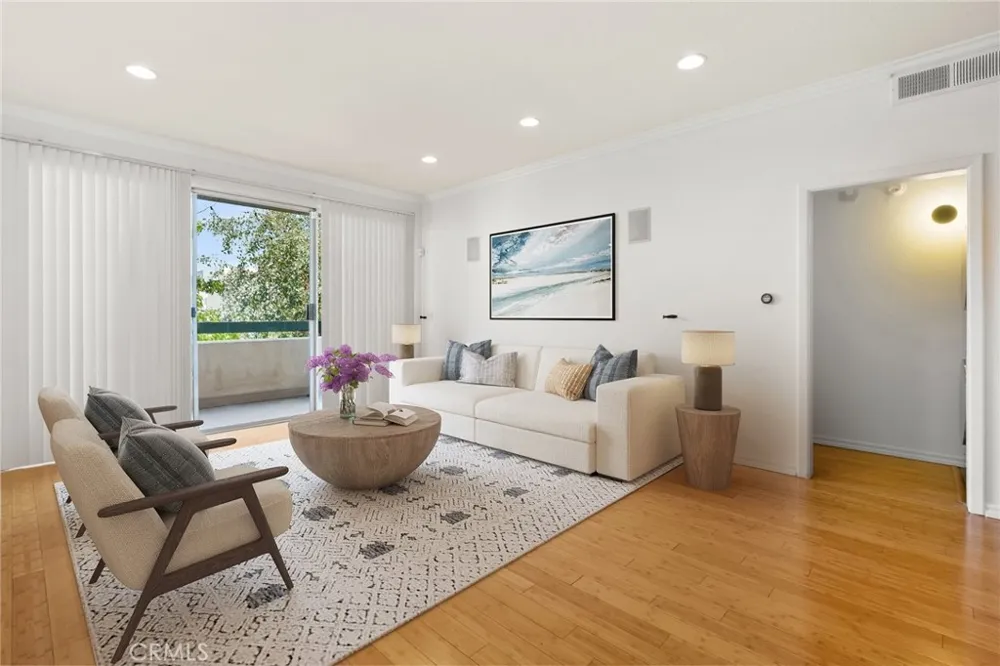 11225 Peach Grove #203 North Hollywood, CA 91601