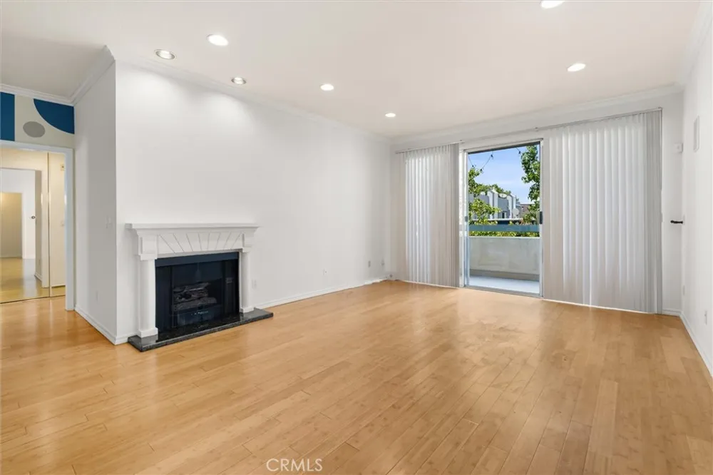 11225 Peach Grove #203 North Hollywood, CA 91601