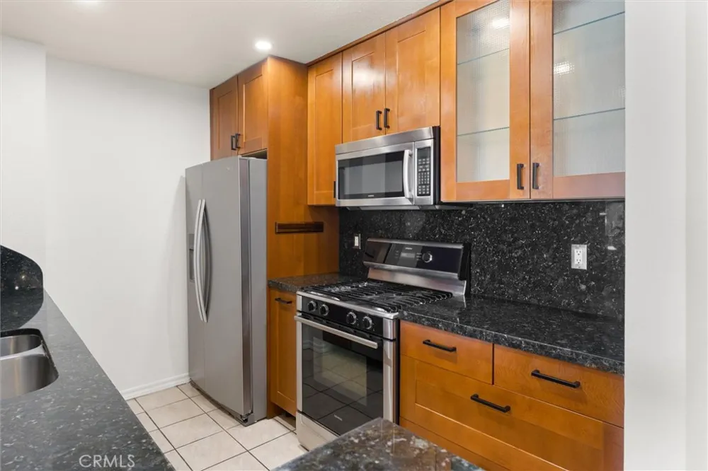 11225 Peach Grove #203 North Hollywood, CA 91601