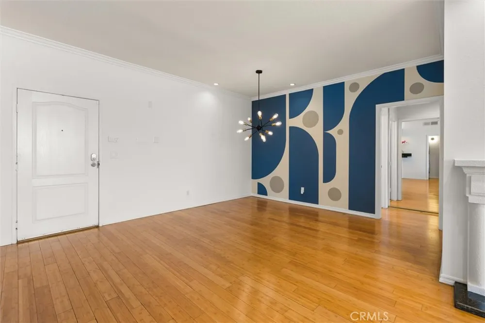 11225 Peach Grove #203 North Hollywood, CA 91601