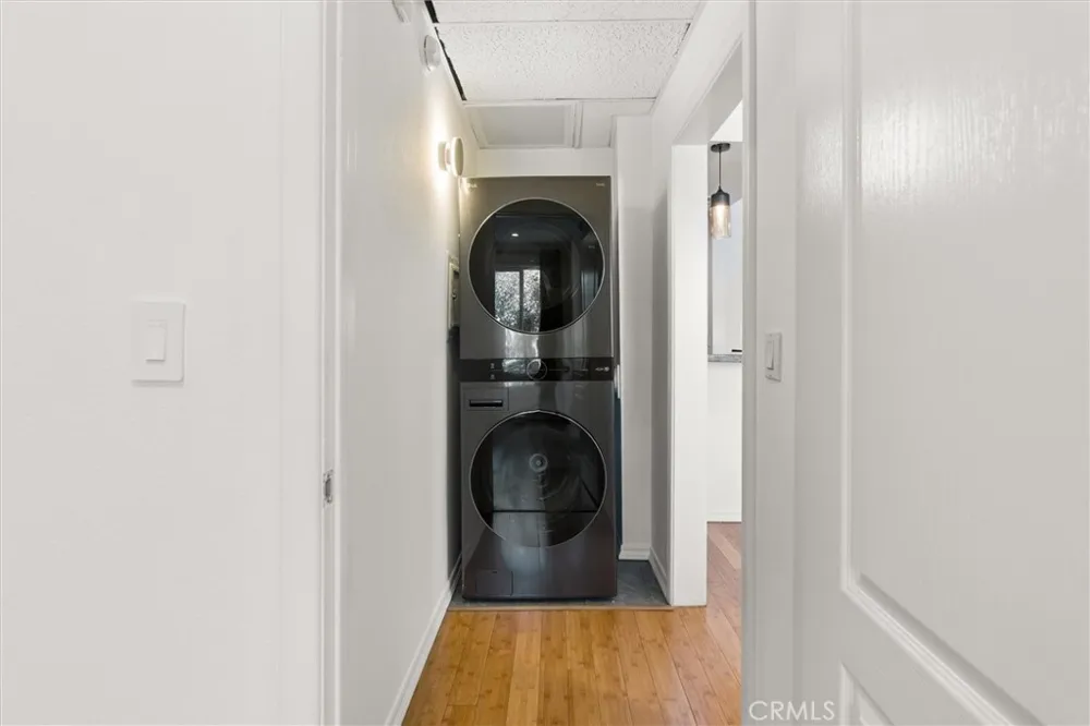 11225 Peach Grove #203 North Hollywood, CA 91601