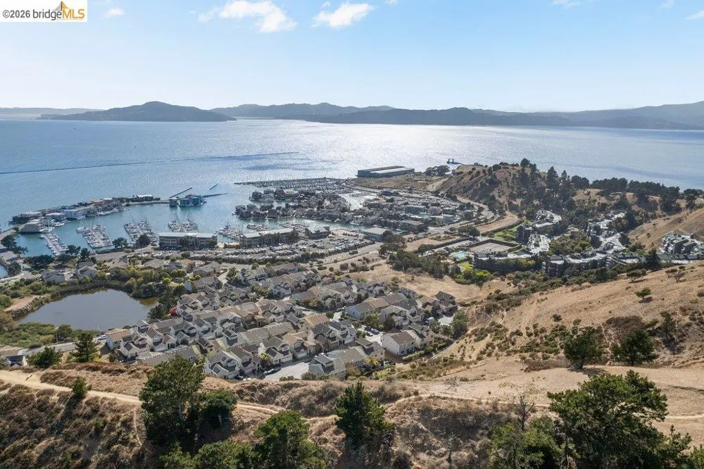 207 Flagship Court Richmond, CA 94801