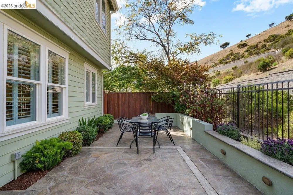 207 Flagship Court Richmond, CA 94801