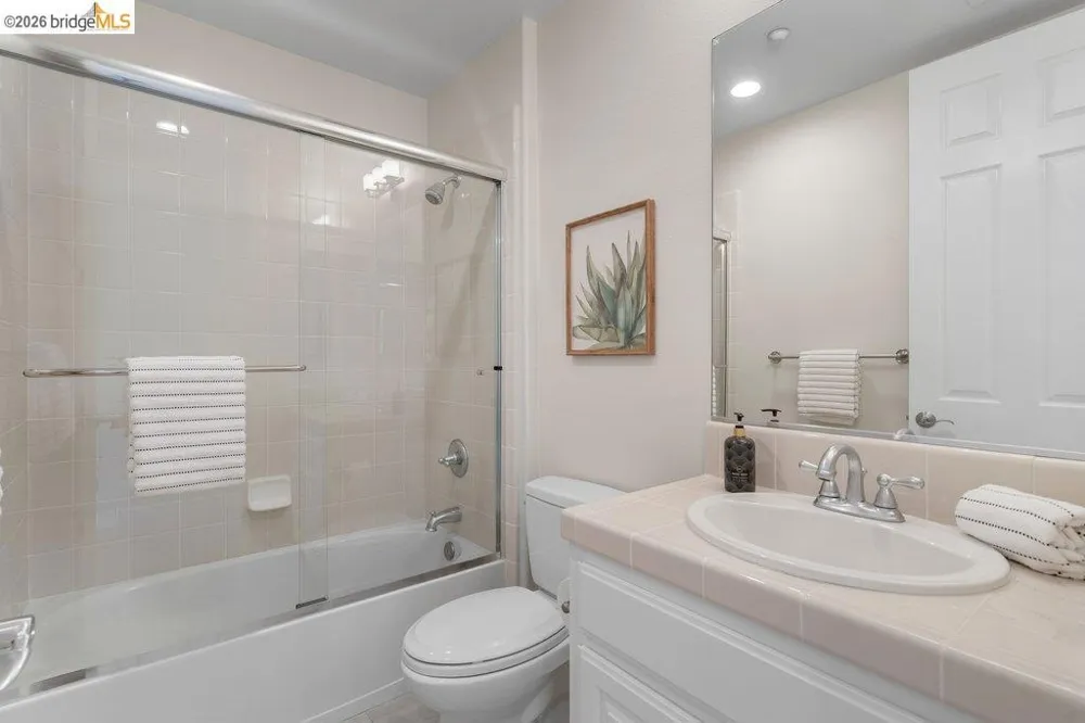 207 Flagship Court Richmond, CA 94801