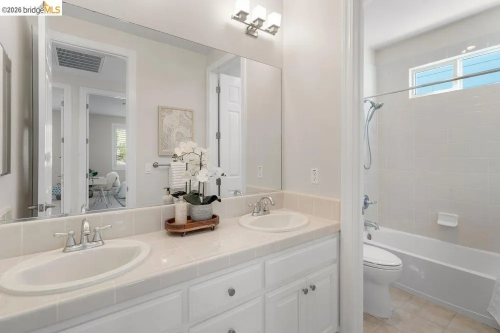 207 Flagship Court Richmond, CA 94801