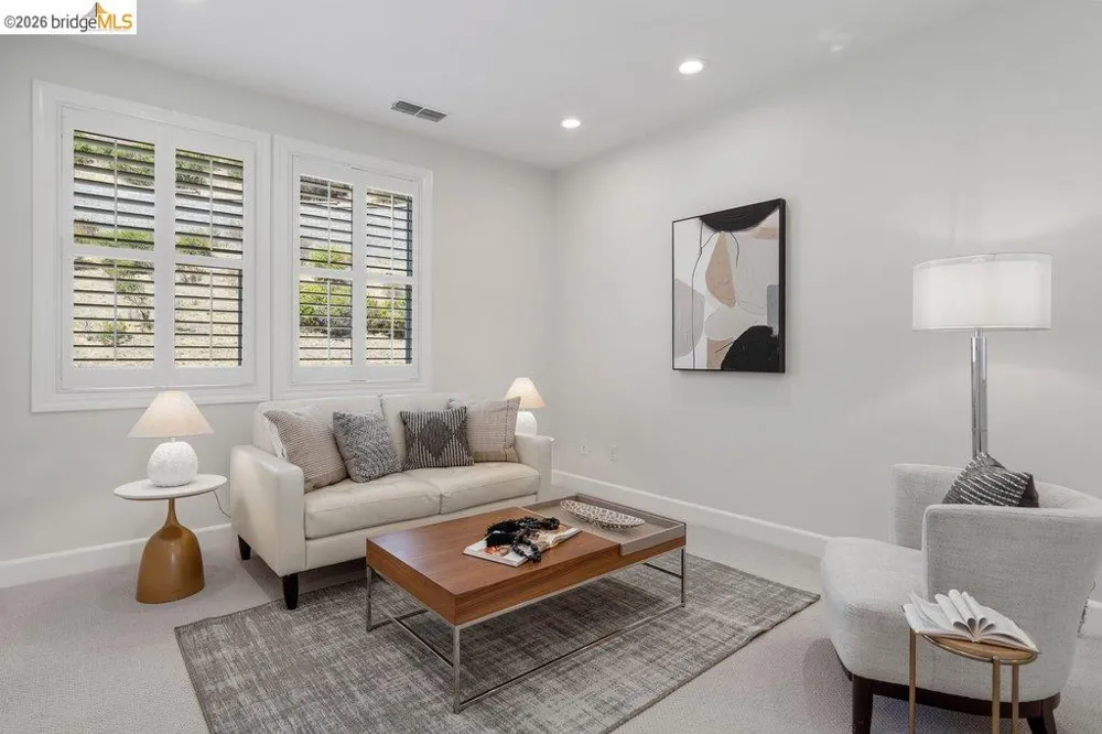 207 Flagship Court Richmond, CA 94801