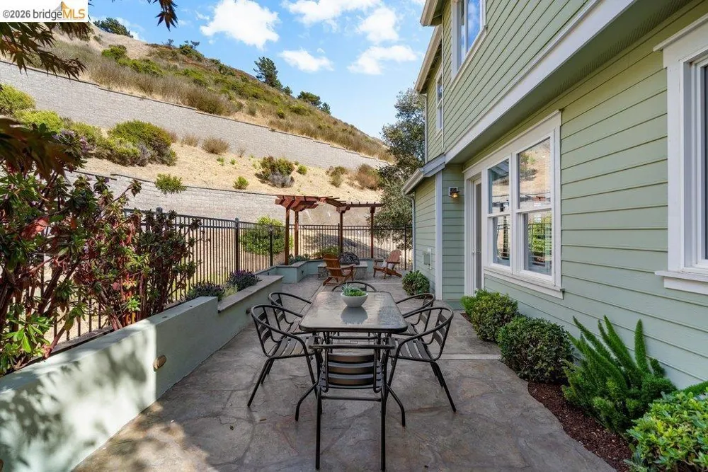 207 Flagship Court Richmond, CA 94801