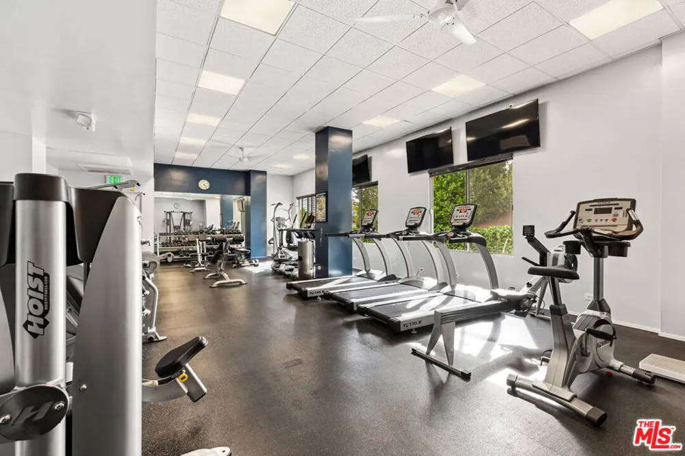 10501 Wilshire Boulevard #2304 Los Angeles, CA 90024