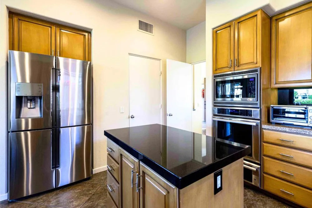 413 White Horse Trail Palm Desert, CA 92211