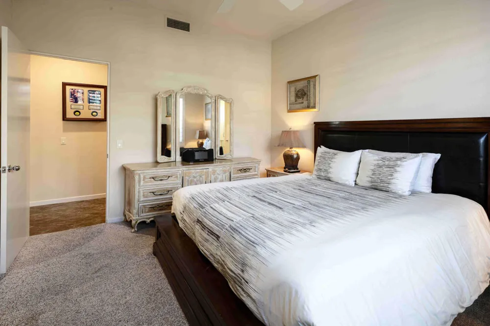 413 White Horse Trail Palm Desert, CA 92211