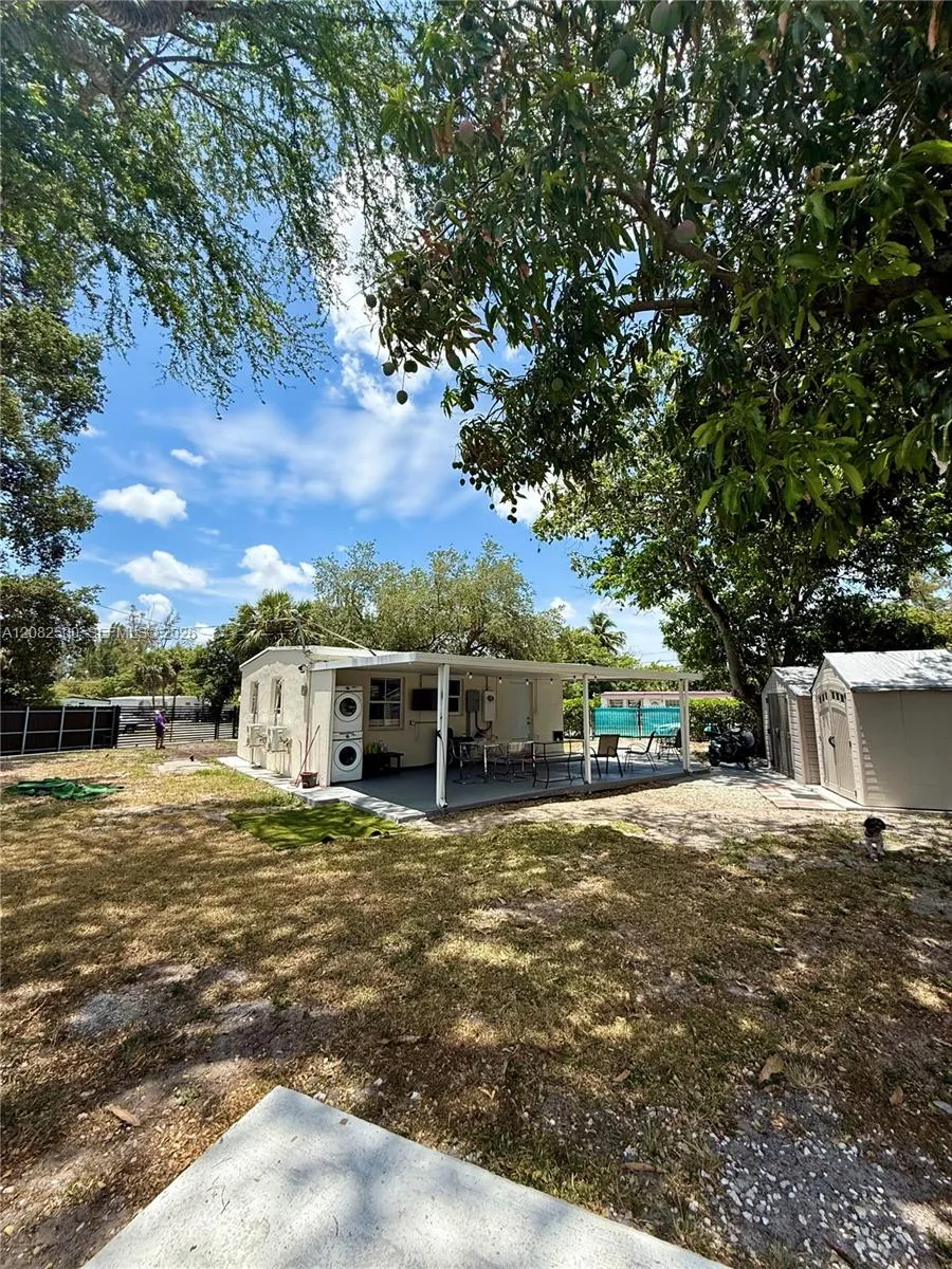 12801 Westview Dr Miami, FL 33167