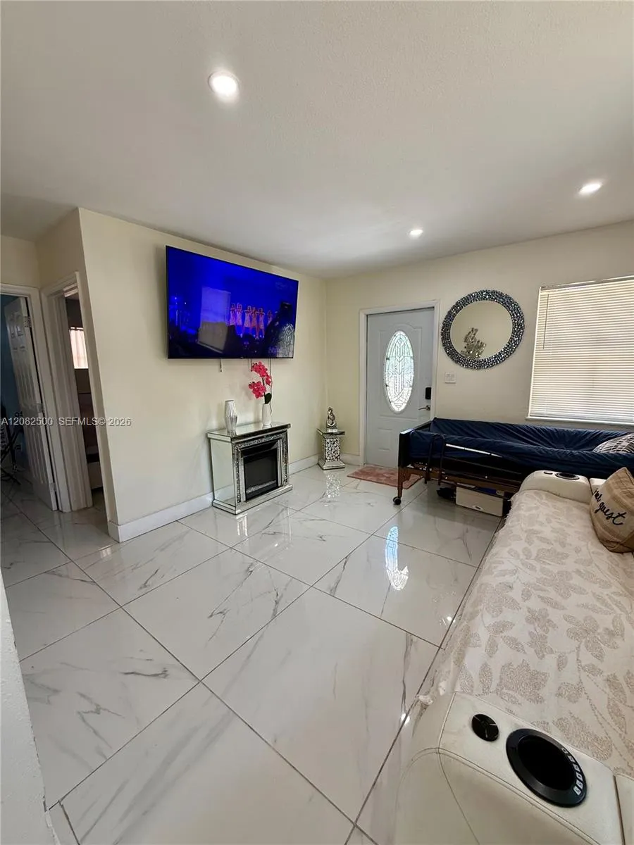 12801 Westview Dr Miami, FL 33167