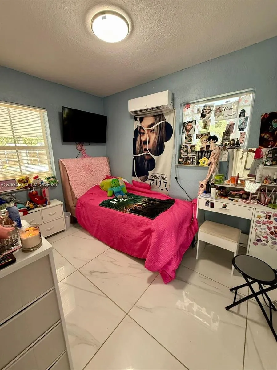 12801 Westview Dr Miami, FL 33167