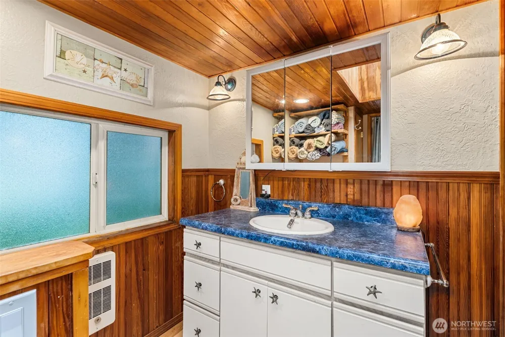 204 Ocean Boulevard Ocean City, WA 98569