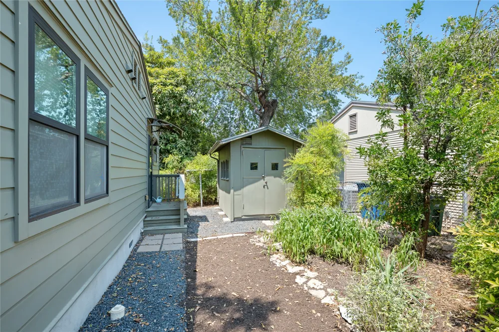 900 Jewell Street Austin, TX 78704