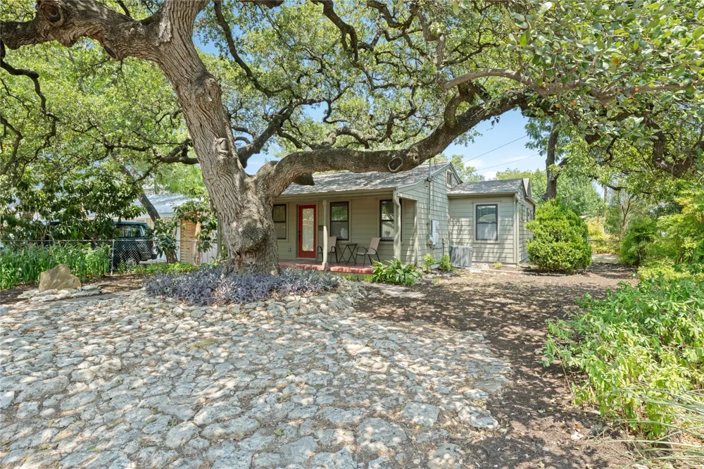 900 Jewell Street Austin, TX 78704