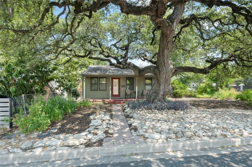 900 Jewell Street Austin, TX 78704