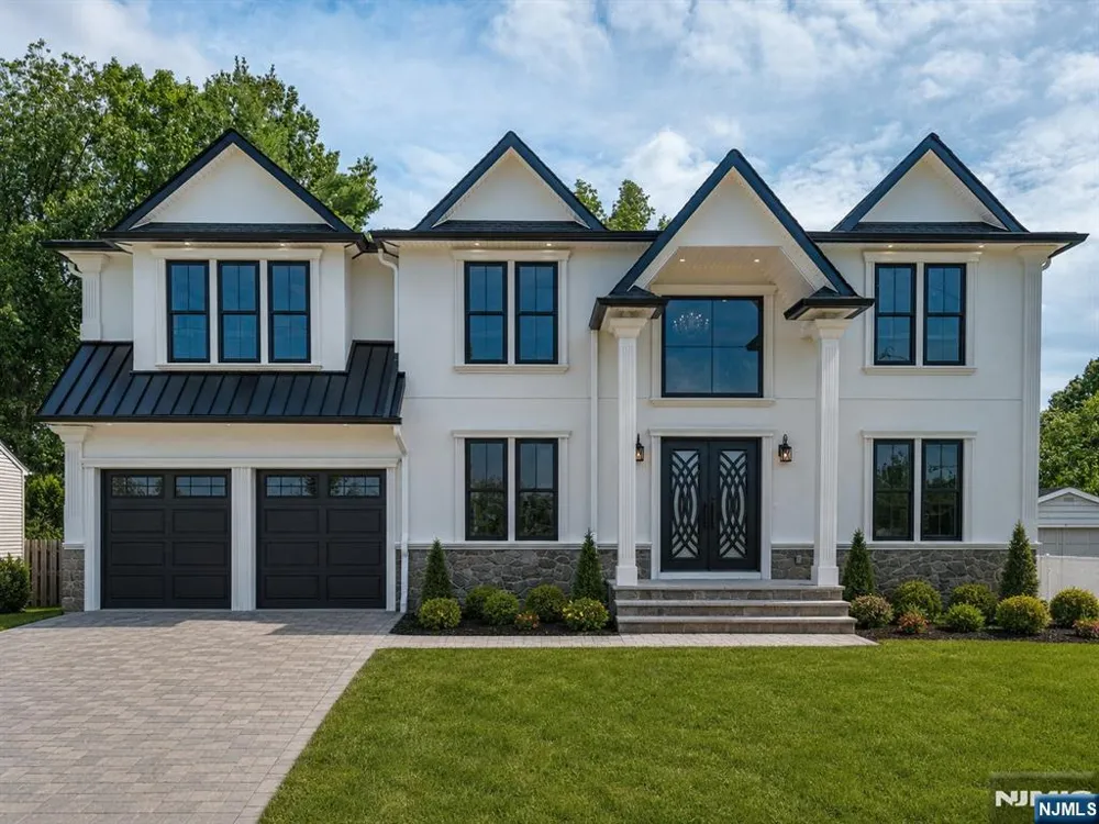412 Gregory Road Paramus, NJ 07652