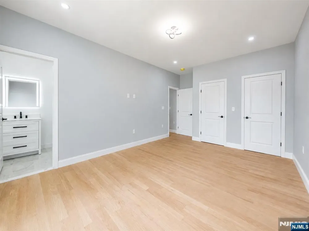 412 Gregory Road Paramus, NJ 07652