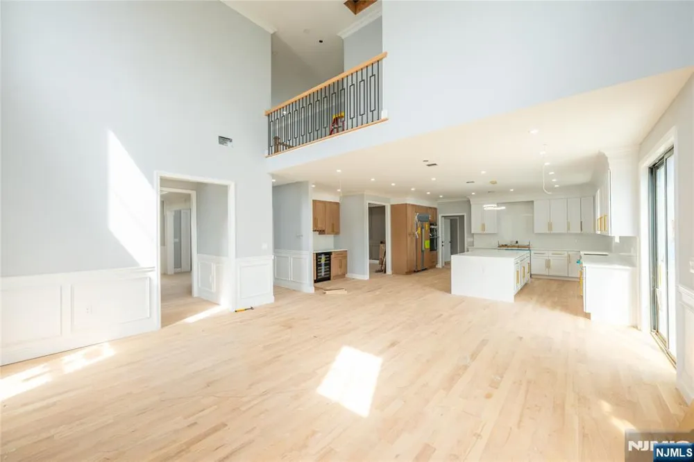 412 Gregory Road Paramus, NJ 07652