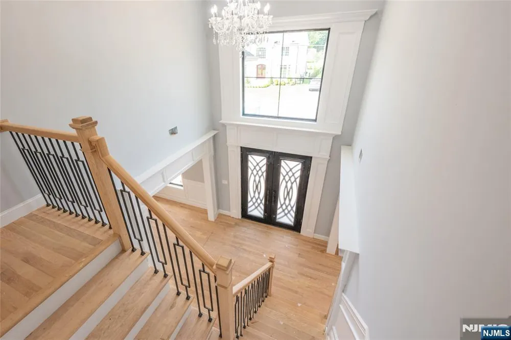 412 Gregory Road Paramus, NJ 07652