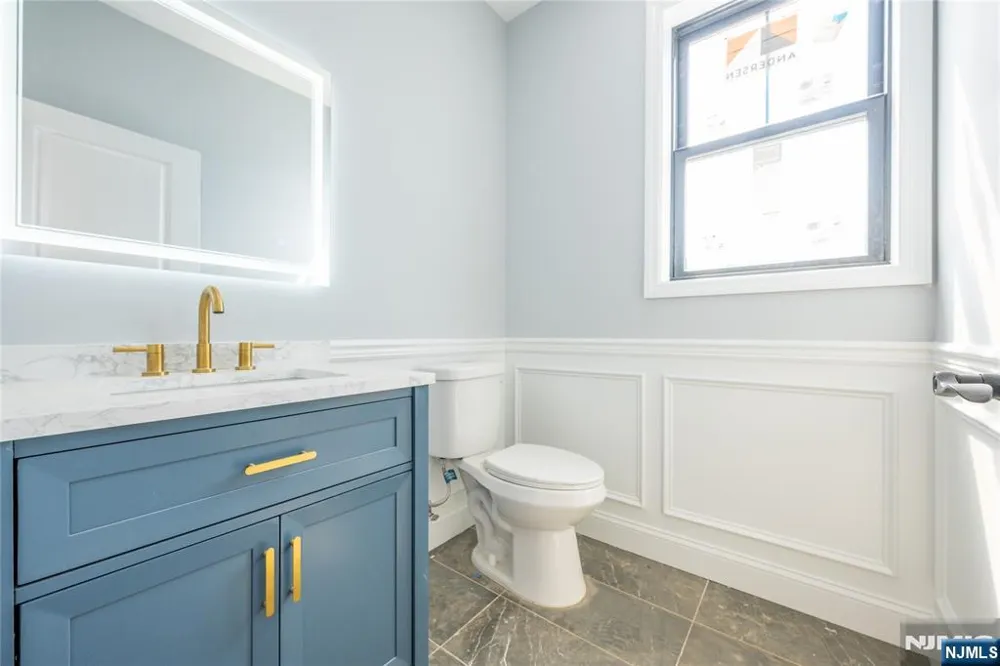 412 Gregory Road Paramus, NJ 07652