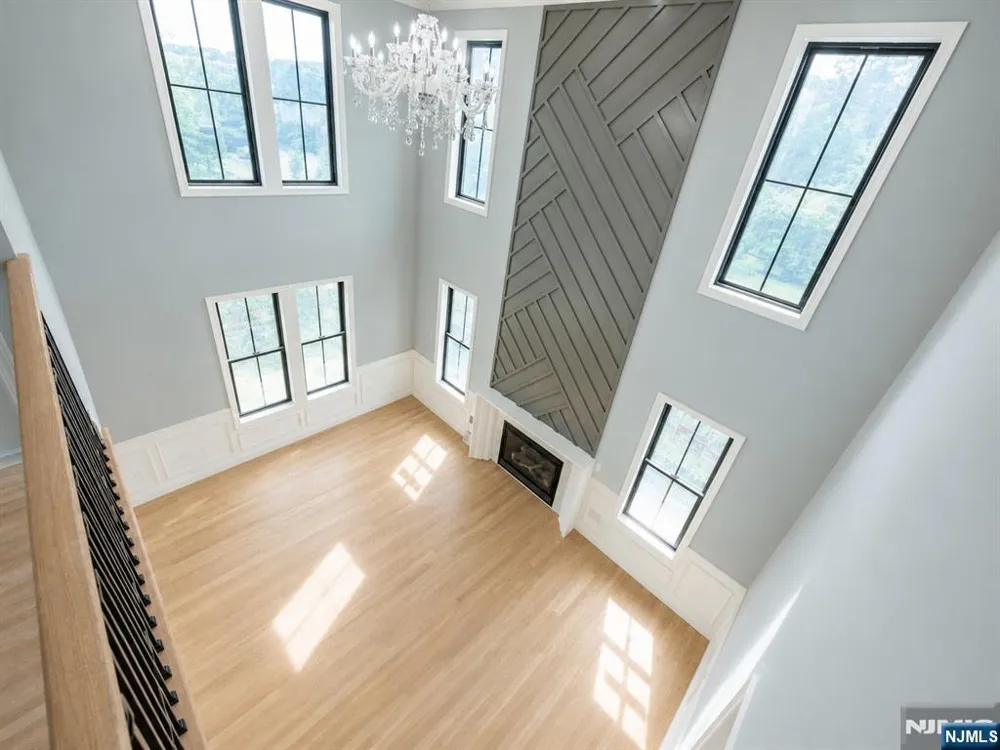 412 Gregory Road Paramus, NJ 07652