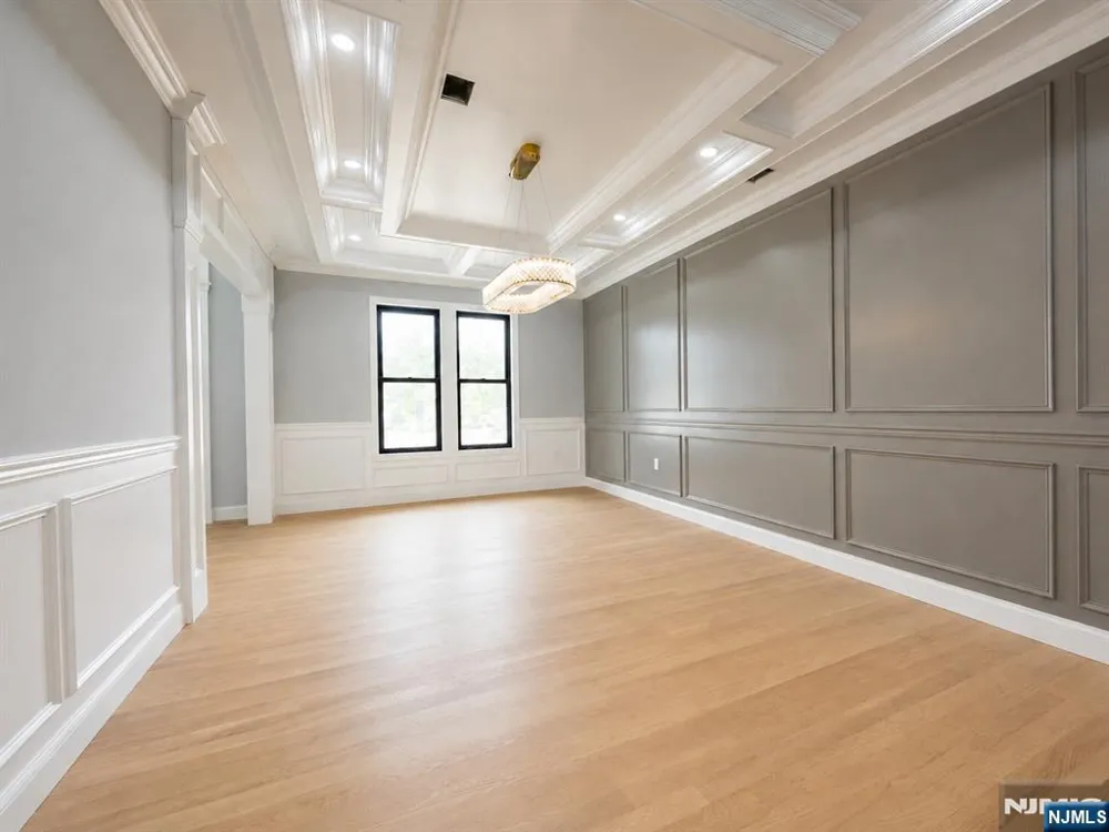 412 Gregory Road Paramus, NJ 07652