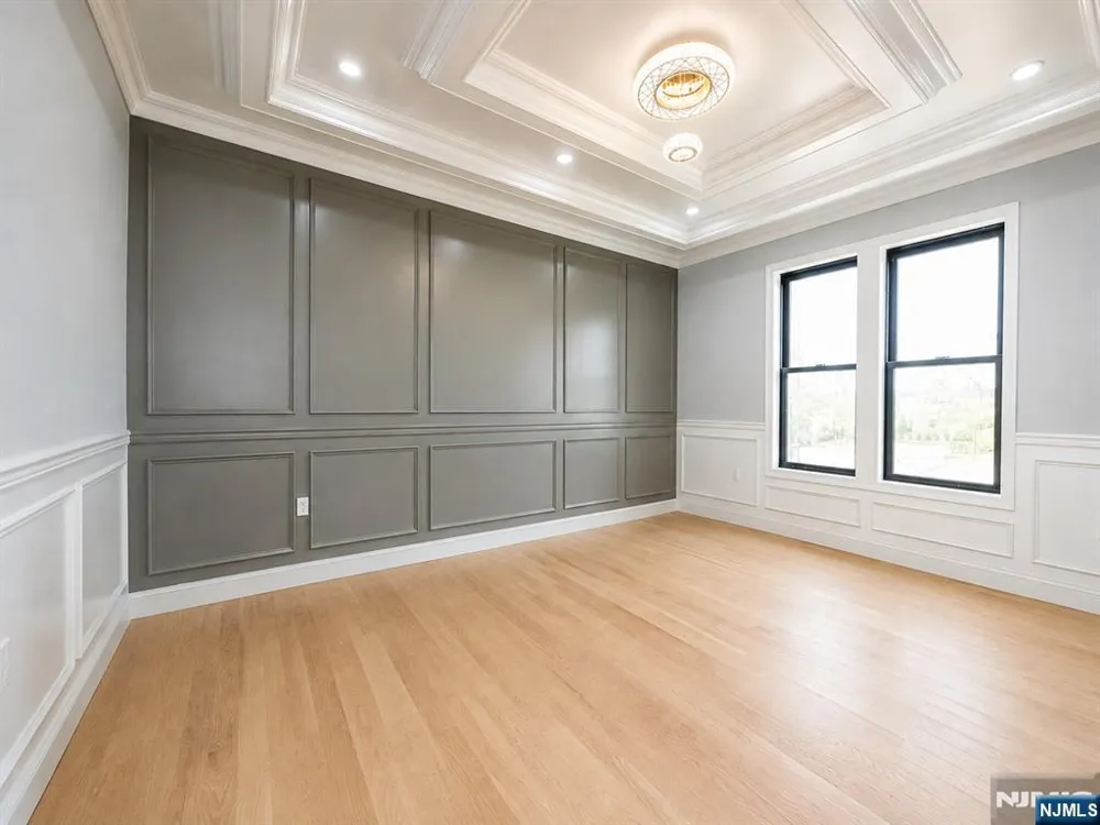 412 Gregory Road Paramus, NJ 07652