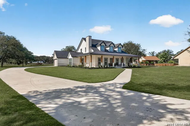 140 County Road 6871 Natalia, TX 78059